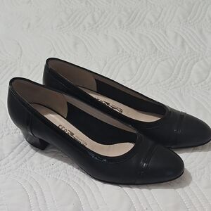 Salvatore Ferragamo Classic Black Women's Heels Sz 8.5 C